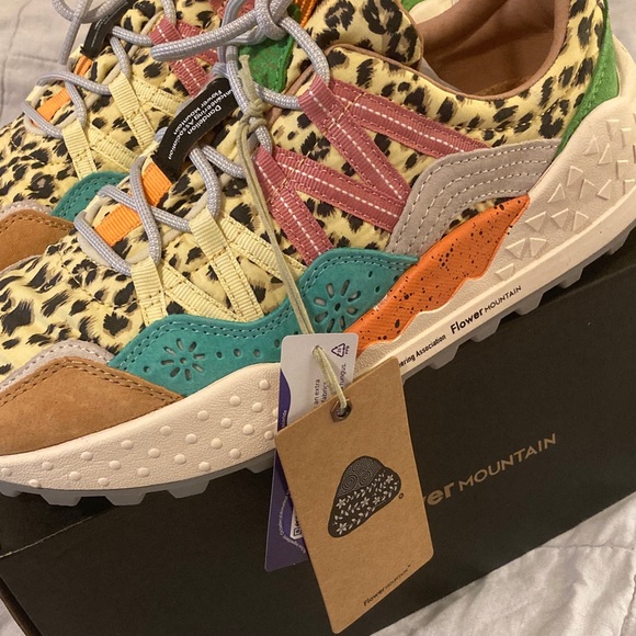 Flower Mountain Washi Sneakers NIB NWT Size 8 | Fits 8.5–9 Colorful Animal Print - Picture 7 of 9